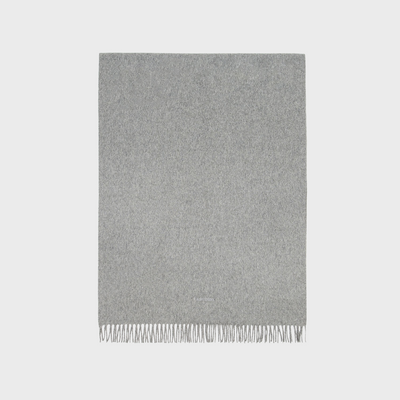 Produktbild grauer Kaschmir Schal mit Bestickung. Front view.